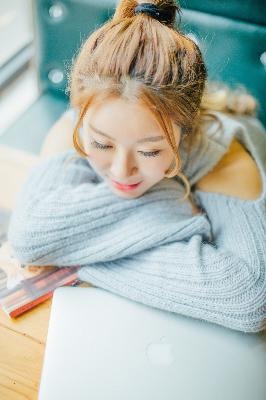 亭亭玉立四月天月色阑珊处情已晚